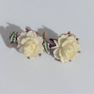 Vintage White Roses Screw Back Earrings